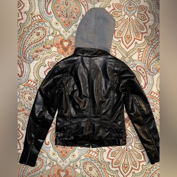 Urbanology Faux Leather Jacket in Medium - Picture 3 of 7